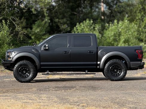 Used 2017 Ford F150 Raptor w/ Equipment Group 802A Luxury AWD/4WD image 4