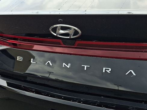 Certified 2023 Hyundai Elantra SEL FWD image 30