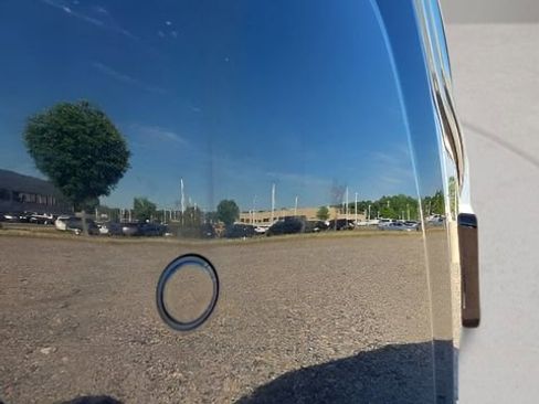 Used 2017 Cadillac Escalade Luxury AWD/4WD image 17