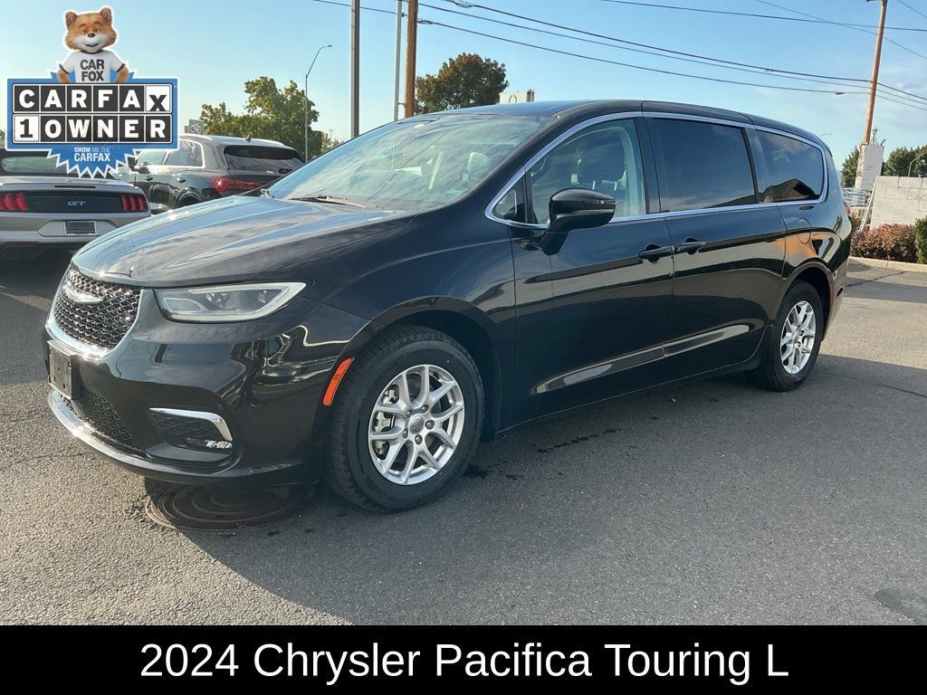 Used 2024 Chrysler Pacifica Touring-L FWD 360° Tour