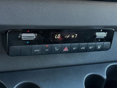 Used 2024 Mercedes-Benz Sprinter 2500 image 22