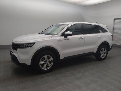Used 2023 Kia Sorento LX AWD/4WD image 2