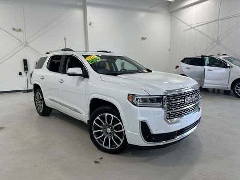 Used 2023 GMC Acadia Denali w/ Denali Ultimate Package AWD/4WD image 4