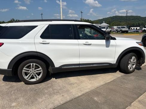 Used 2020 Ford Explorer XLT w/ Equipment Group 202A RWD image 31