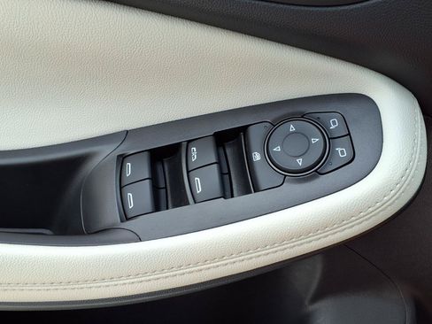 Used 2023 Buick Encore GX Preferred w/ Cold Weather Comfort Package FWD image 23