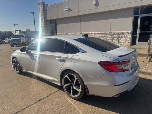 Used 2021 Honda Accord Sport image 6