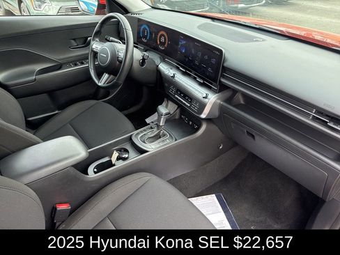 Used 2025 Hyundai Kona SEL image 17