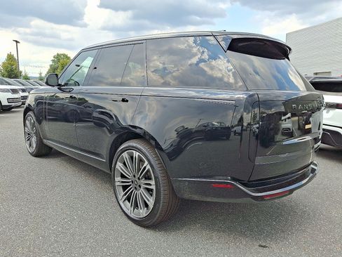 New 2025 Land Rover Range Rover SE AWD/4WD image 6