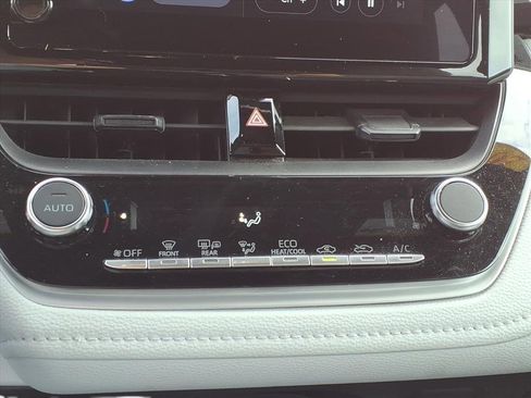 Used 2024 Toyota Corolla SE image 39