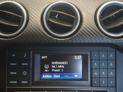 Used 2018 Ford Mustang Coupe RWD image 8