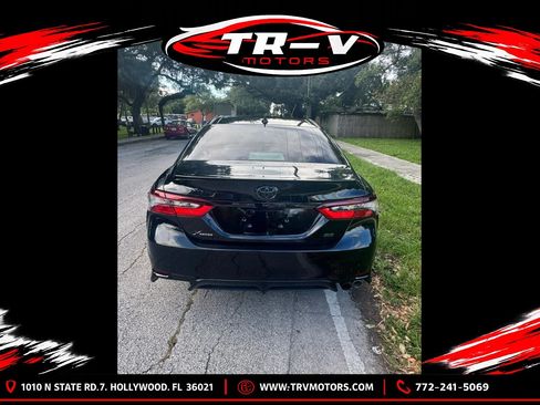 Used 2022 Toyota Camry SE FWD image 6