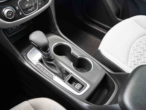 Used 2024 Chevrolet Equinox LS w/ Driver Confidence II Package FWD image 21