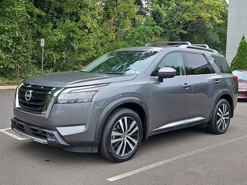 Certified 2024 Nissan Pathfinder Platinum w/ Cargo Package AWD/4WD image 3
