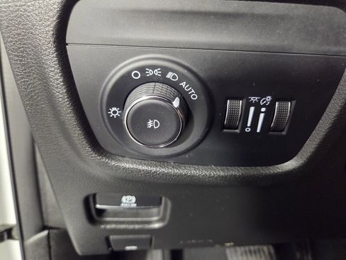 Certified 2025 Jeep Grand Cherokee Limited image 21