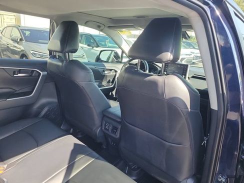 Used 2019 Toyota RAV4 XLE Premium w/ Cold Weather Package AWD/4WD image 10