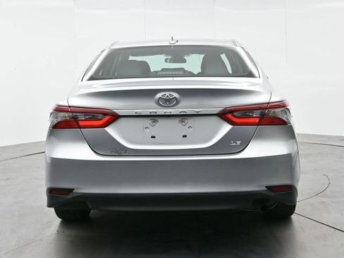 Used 2022 Toyota Camry LE image 6
