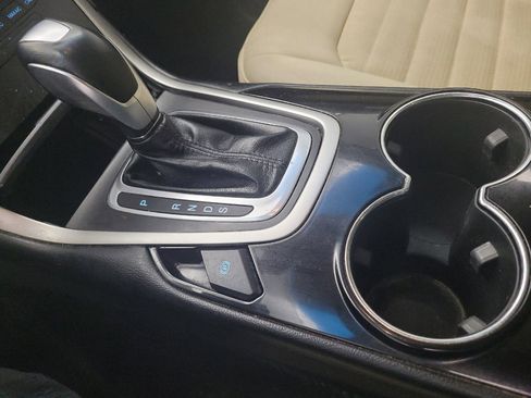 Used 2015 Ford Edge SEL image 26