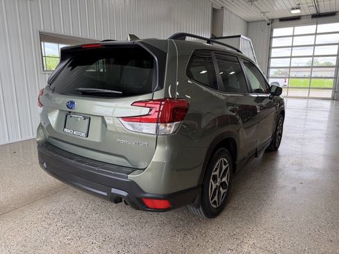Used 2021 Subaru Forester Premium AWD/4WD image 5