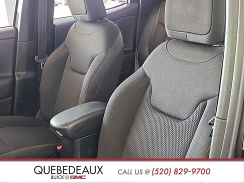 Used 2018 Jeep Renegade Altitude w/ Advanced Technology Group FWD image 11