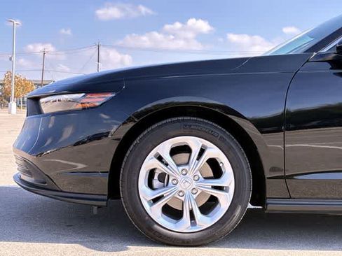 Used 2025 Honda Accord LX image 14