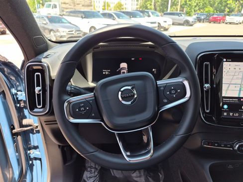 Used 2023 Volvo XC40 Recharge Ultimate w/ Protection Package Premier AWD/4WD image 16