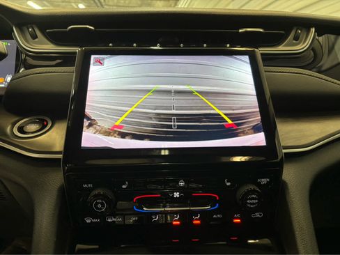 Used 2023 Jeep Grand Cherokee 4WD 4xe image 19