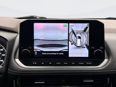 Used 2023 Nissan Rogue SL w/ SL Premium Package image 16