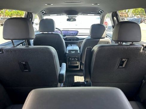 Used 2025 Buick Enclave Preferred FWD image 24