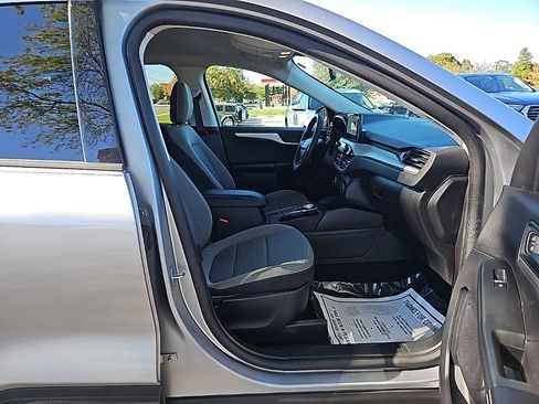 Used 2022 Ford Escape SE image 48