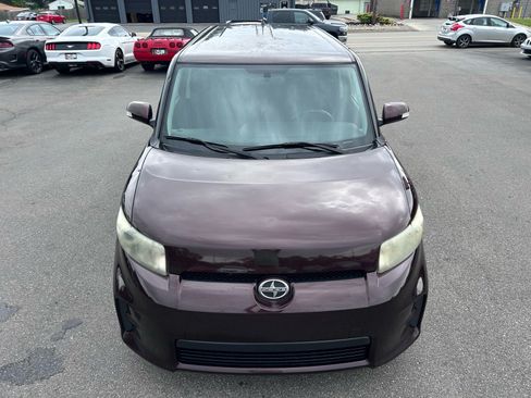 Used 2012 Scion xB FWD image 2