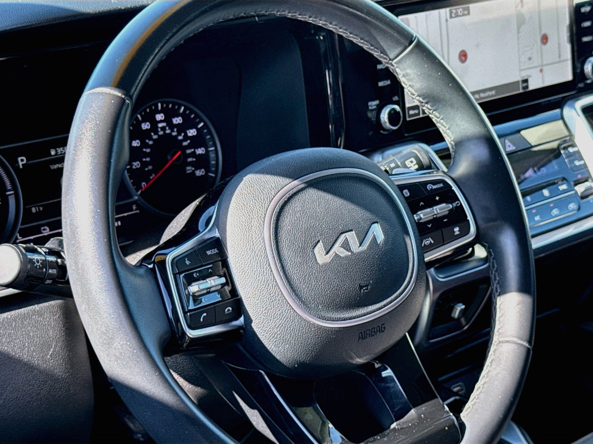 Used 2023 Kia Sorento EX AWD/4WD image 12