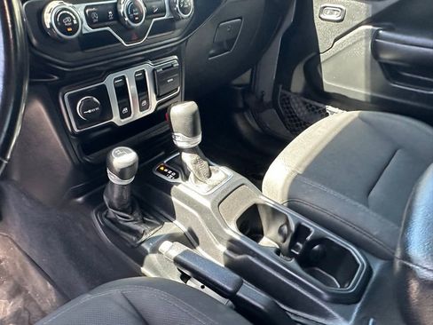 Used 2020 Jeep Wrangler Sport AWD/4WD image 15