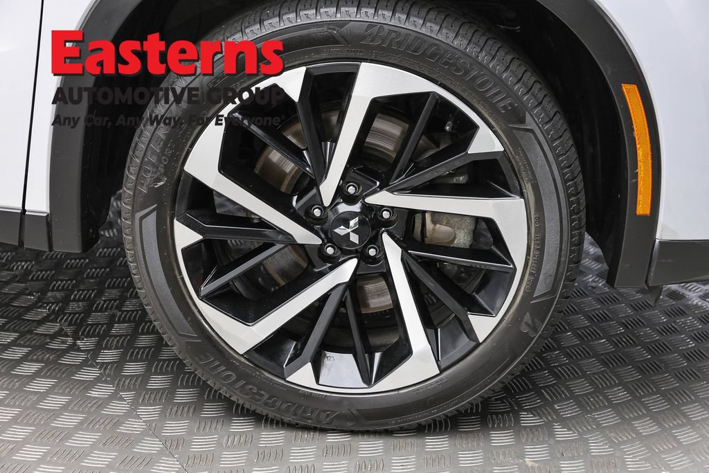 Used 2024 Mitsubishi Outlander SE AWD/4WD image 32