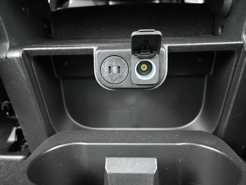 Used 2025 Ford F250 XLT image 15