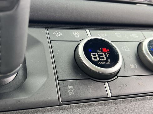 Used 2025 Land Rover Defender 110 S image 30