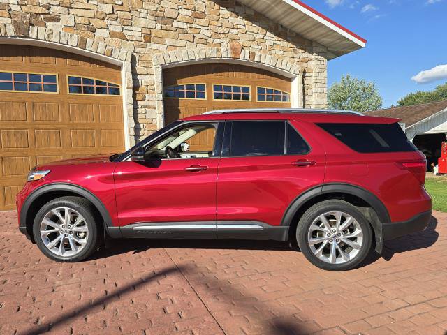 Used 2022 Ford Explorer Platinum w/ Equipment Group 601A AWD/4WD image 6