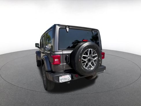 Used 2025 Jeep Wrangler Sahara image 15