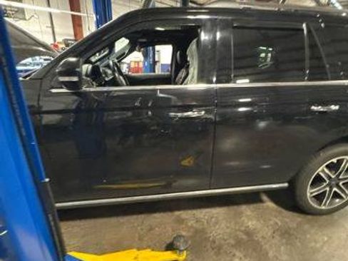 Certified 2021 Ford Expedition Limited AWD/4WD image 5
