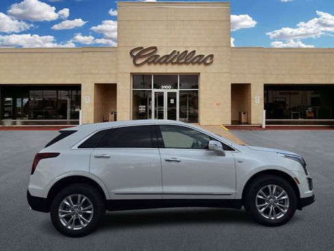 New 2026 Cadillac XT5 Luxury w/ LPO, Floor Liner Package AWD/4WD image 2