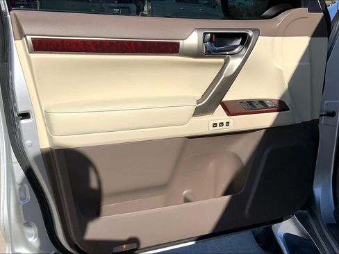 Used 2016 Lexus GX 460 image 21