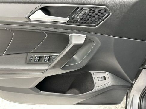 Certified 2024 Volkswagen Tiguan SE image 14