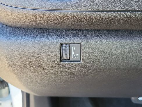 Used 2025 Chevrolet Colorado W/T w/ WT Convenience Package II RWD image 29