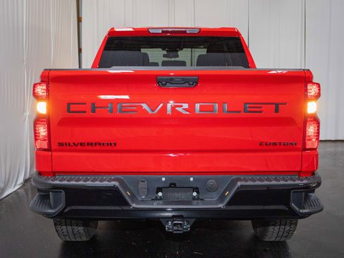 New 2026 Chevrolet Silverado 1500 Custom Trail Boss w/ LPO, Dark Essentials Package image 3