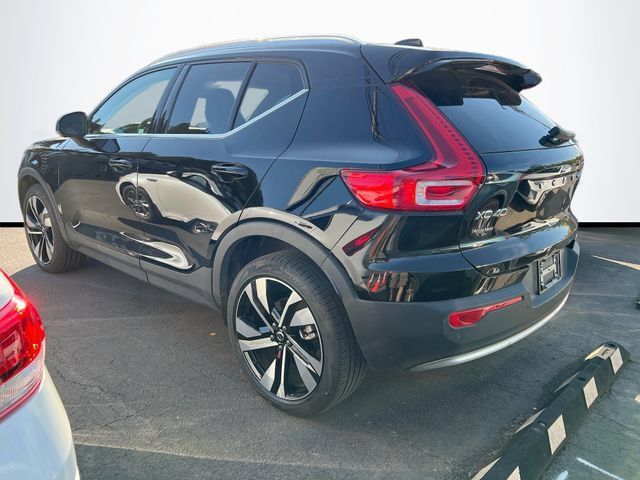 Certified 2023 Volvo XC40 B5 Ultimate w/ Protection Package Premier AWD/4WD image 1