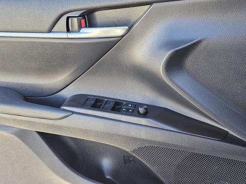 Used 2023 Toyota Camry SE image 28