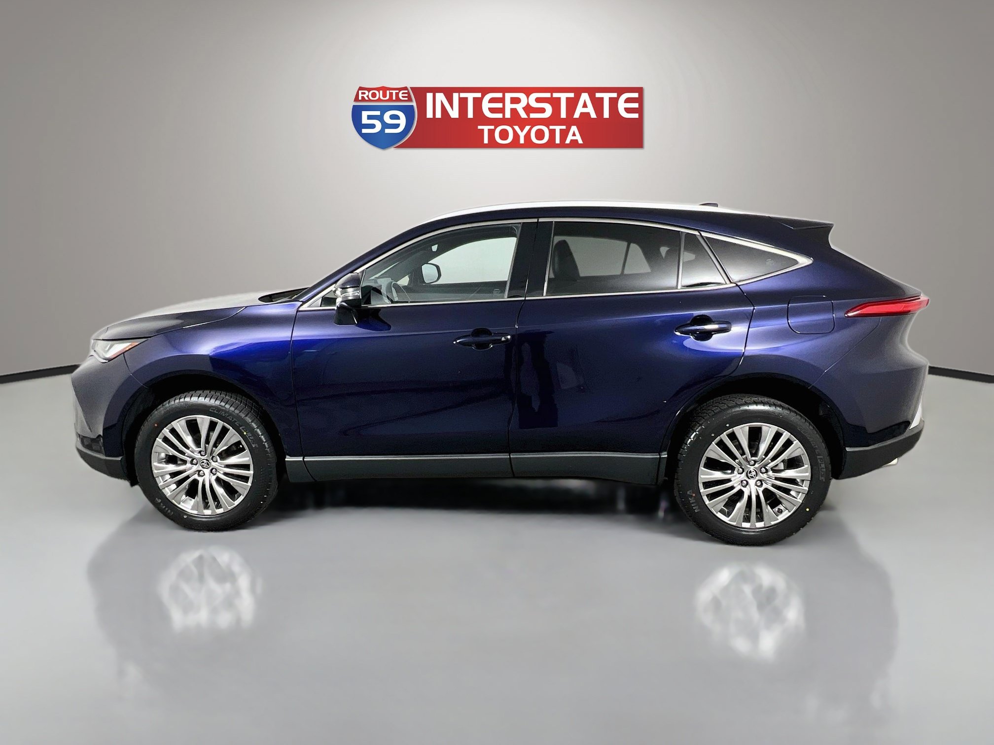 Certified 2023 Toyota Venza XLE AWD/4WD image 4