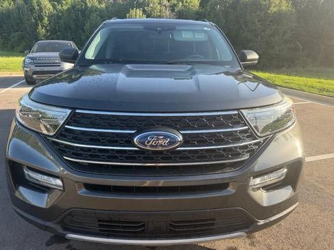 Used 2020 Ford Explorer XLT w/ Equipment Group 202A RWD image 2