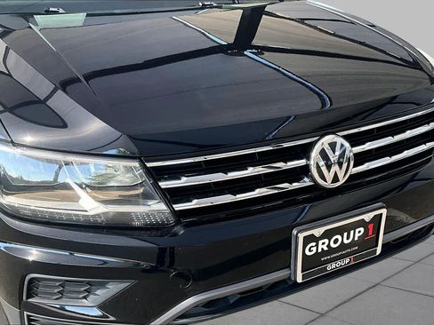 Used 2020 Volkswagen Tiguan SE FWD image 29