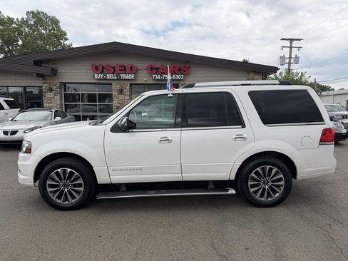 Used 2015 Lincoln Navigator 4WD image 8