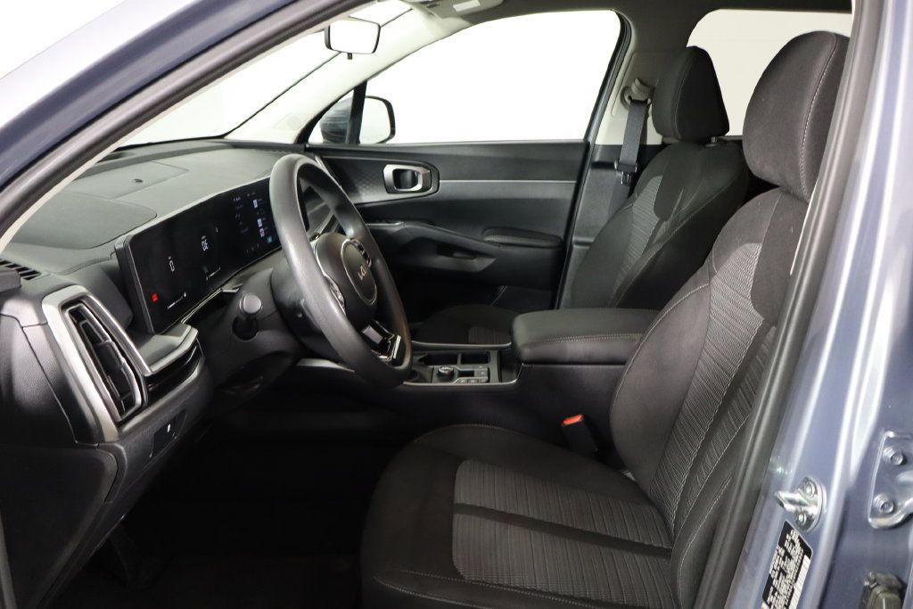 Used 2024 Kia Sorento LX FWD image 14